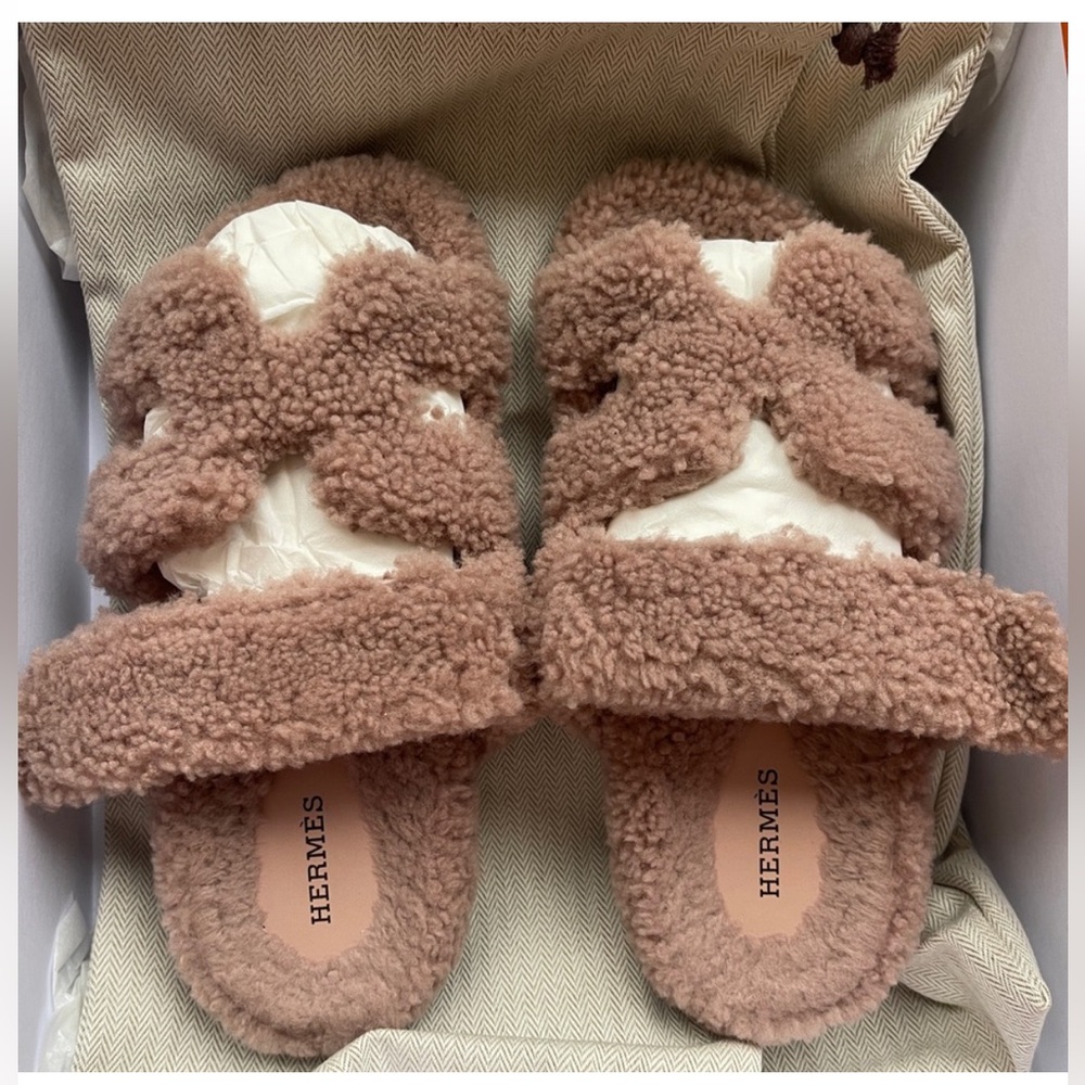 Hermès Limited Edition Chypre Shearling Sandal Slippers Pink 36